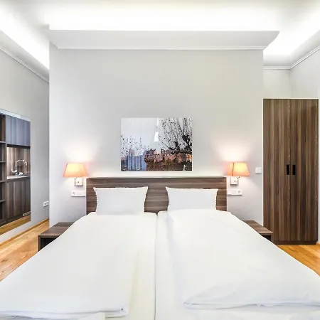 Doppelzimmer 310 アパート